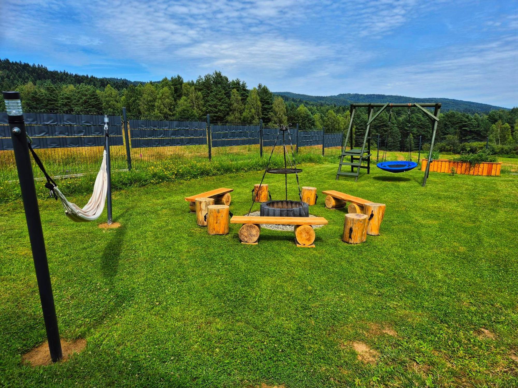 Natur House Beskidy - Dom Z Drzewa Ksiezycowego Z Sauna I Balia Jacuzzi!! Leilighet Slemien Eksteriør bilde